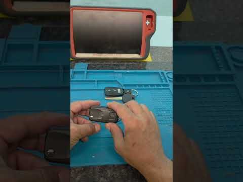 What is inside a car key? — still from Sebastian’s own video
